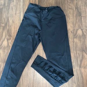 Victoria’s Secret sport leggings